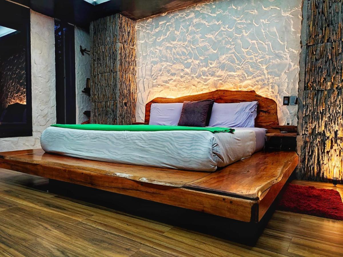 Cantalarana Lodge มินโด ภายนอก รูปภาพ